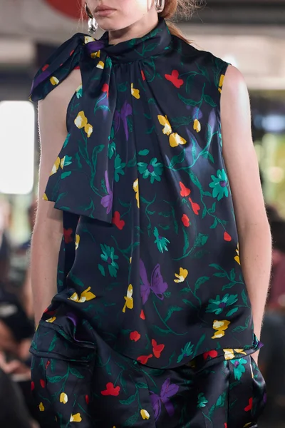 Look 30